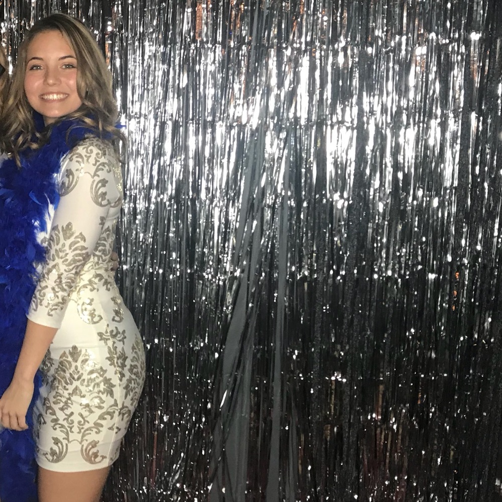 DRESS FOR HOMECOMING/PROM